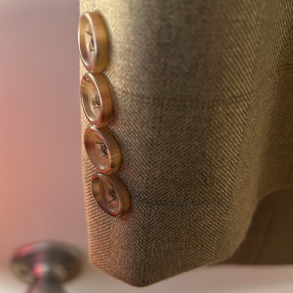 Nice 46 Tall blazer, tiny tear on one sleeve (see pics). Worn once or twice - Picture 2 of 8